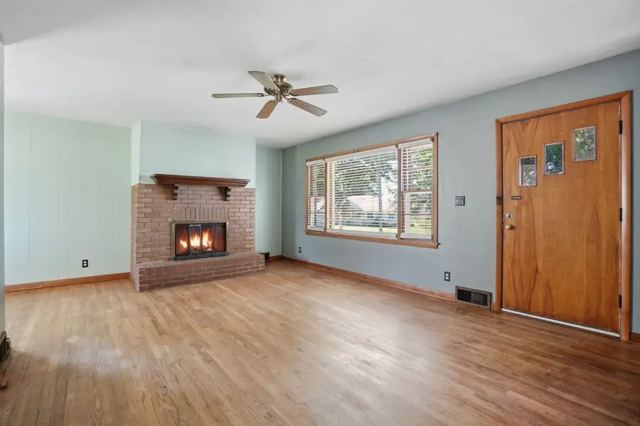 1009 38th Avenue, East Moline, IL 61244 - #3