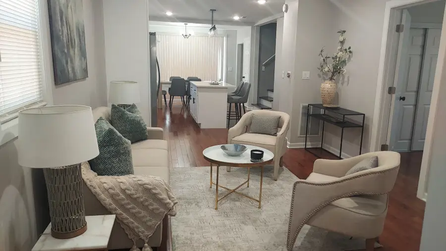 9139 S Oglesby Avenue, Chicago, IL 60617 - #2