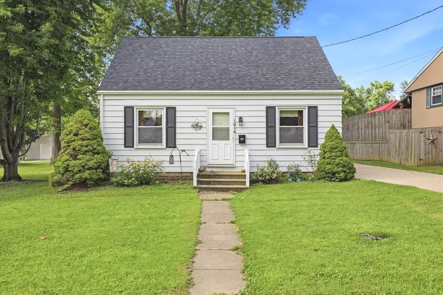 1014 Steinman Street, Dixon, IL 61021 - #2