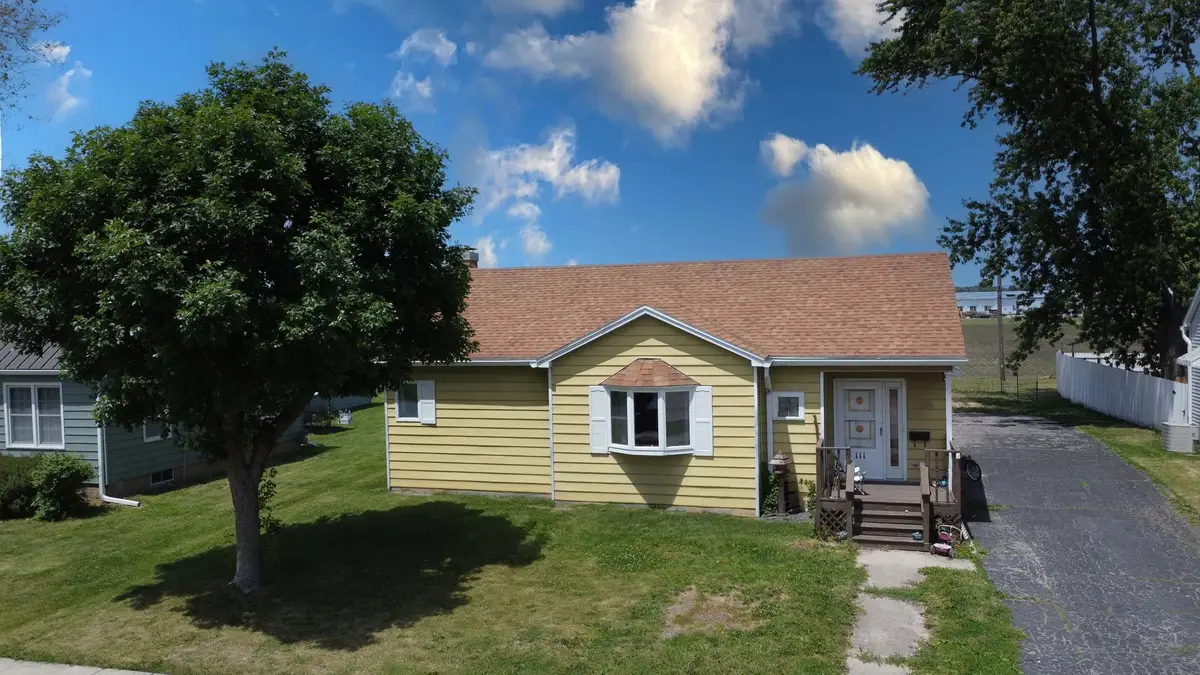 111 W Mckinley Avenue, Milford, IL 60953 - #1