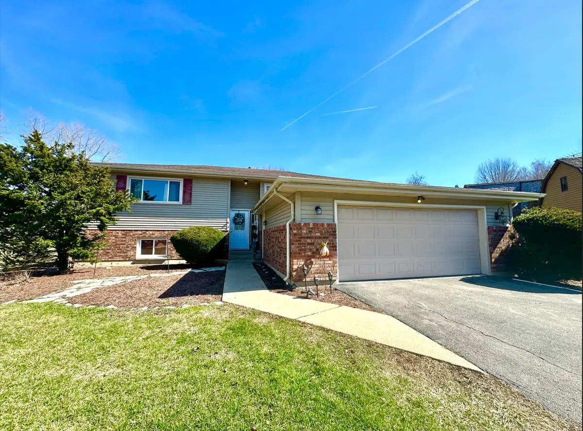5N087 Mary Court, Saint Charles, IL 60175 - #1