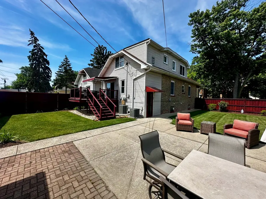 3147 Sunnyside Avenue, Brookfield, IL 60513 - #3