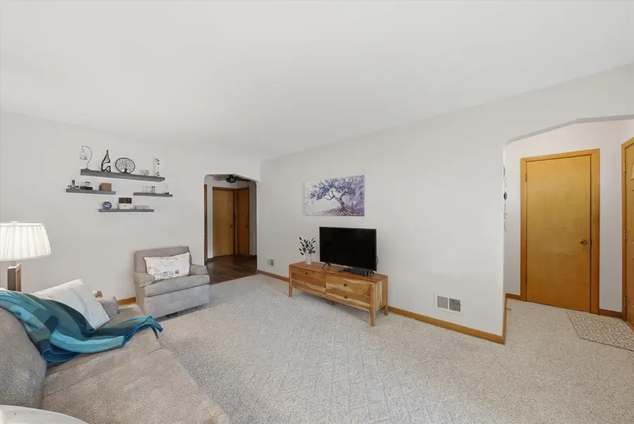 5142 S Lockwood Avenue, Chicago, IL 60638 - #3