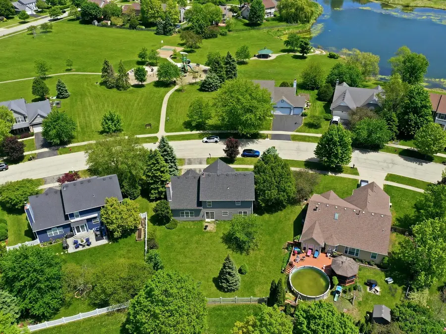 225 Parkside Lane, Oswego, IL 60543 - #3