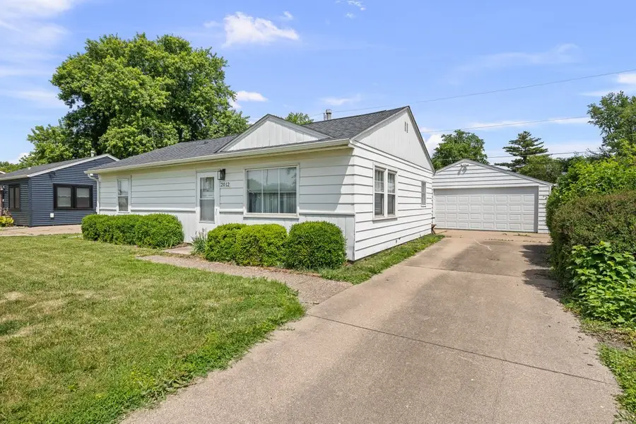 2012 W 68 Street, Davenport, IA 52806 - #2