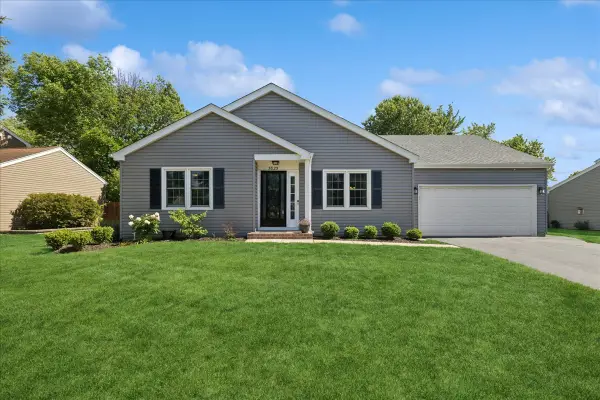 5825 Hancock Lane, Gurnee, IL 60031