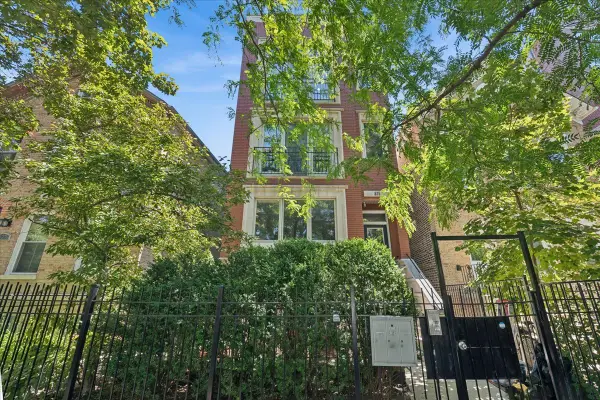 875 N Paulina Street #3, Chicago, IL 60622