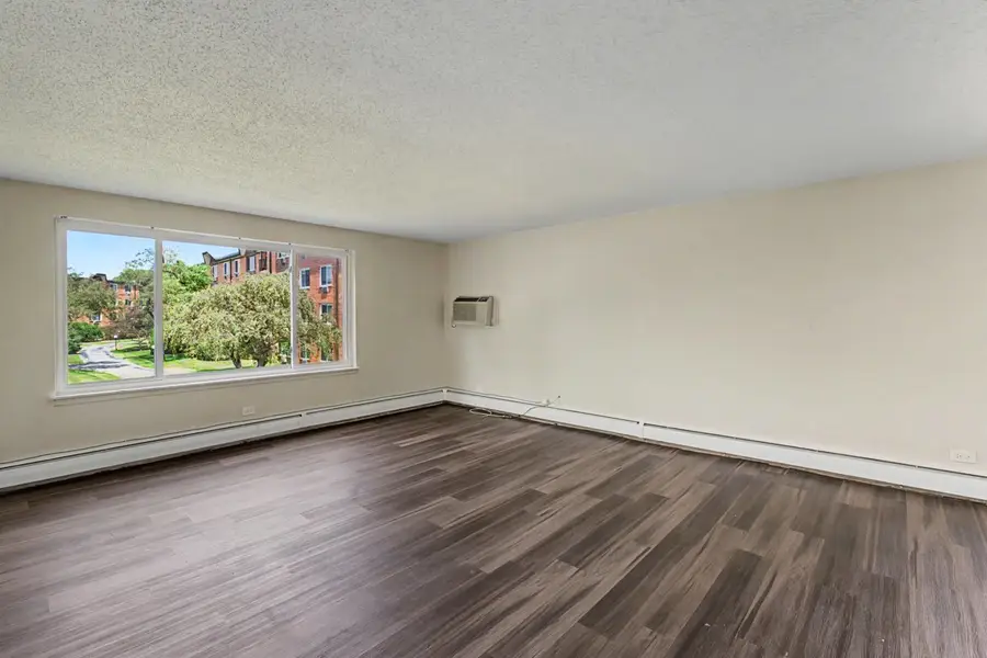1227 S Old Wilke Road #210, Arlington Heights, IL 60005 - #3