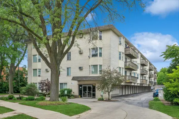 8232 Niles Center Road #214, Skokie, IL 60077