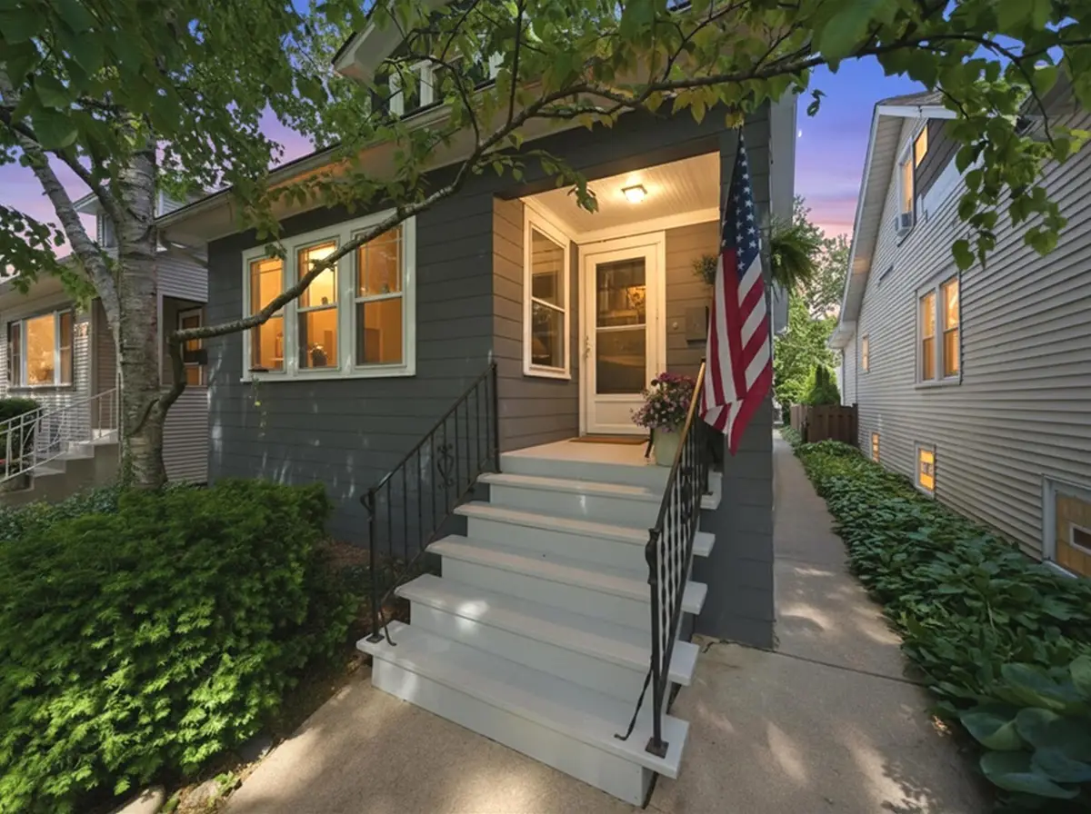 5733 N Marmora Avenue, Chicago, IL 60646 - #1