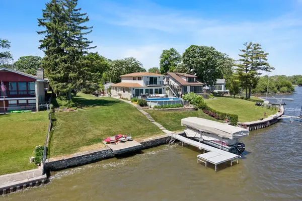 183 Riverside Island Drive, Fox Lake, IL 60020