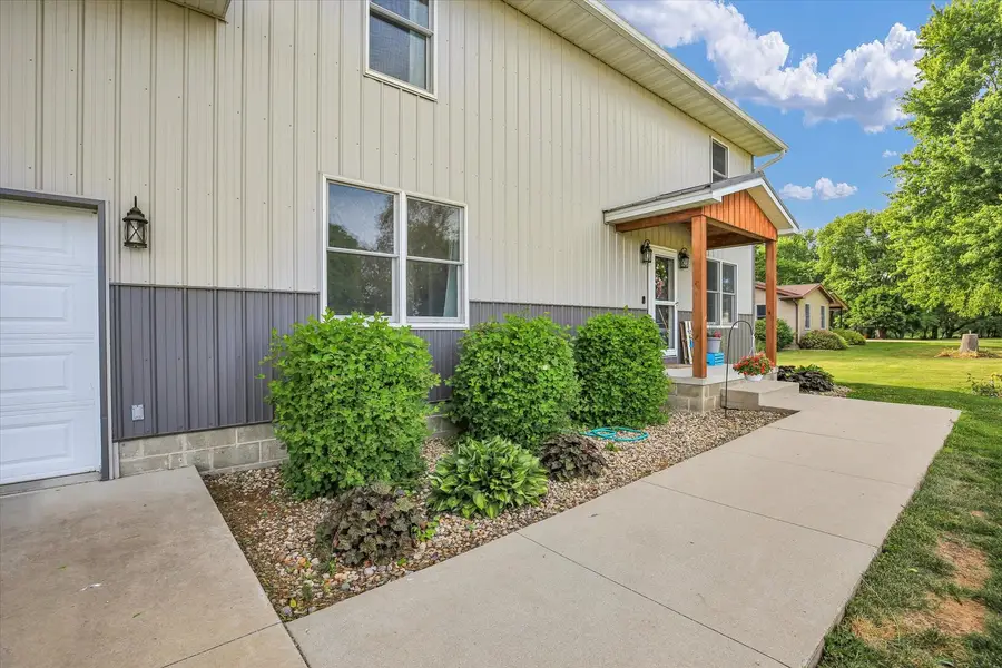 8909 N 2300 East Road, Fairbury, IL 61739 - #3
