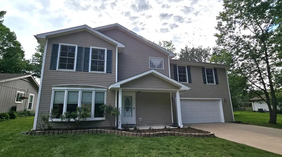 120 N Lark Lane, Carbondale, IL 62901 - #3