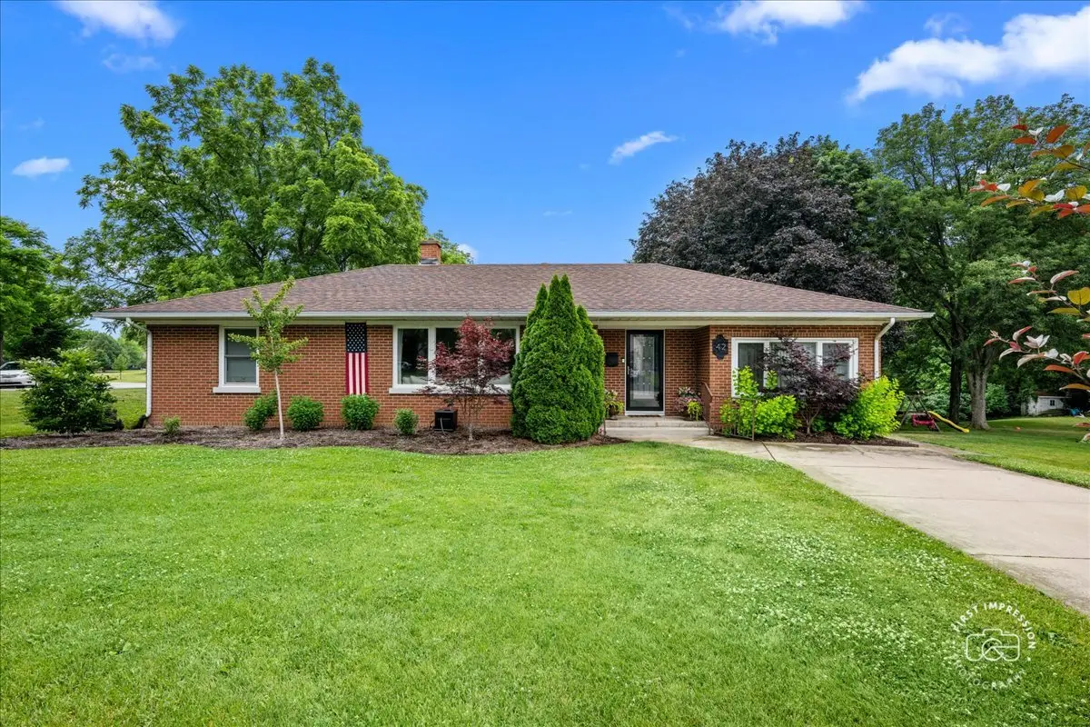 42 N 13th Avenue, Saint Charles, IL 60174 - #1