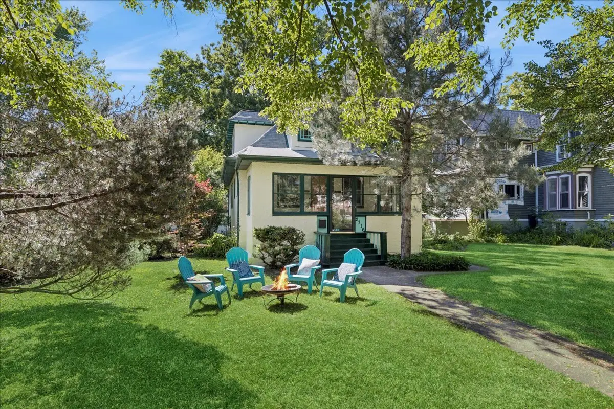 2716 Woodbine Avenue, Evanston, IL 60201 - #1