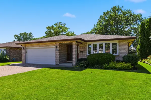 9242 N Washington Street, Niles, IL 60714