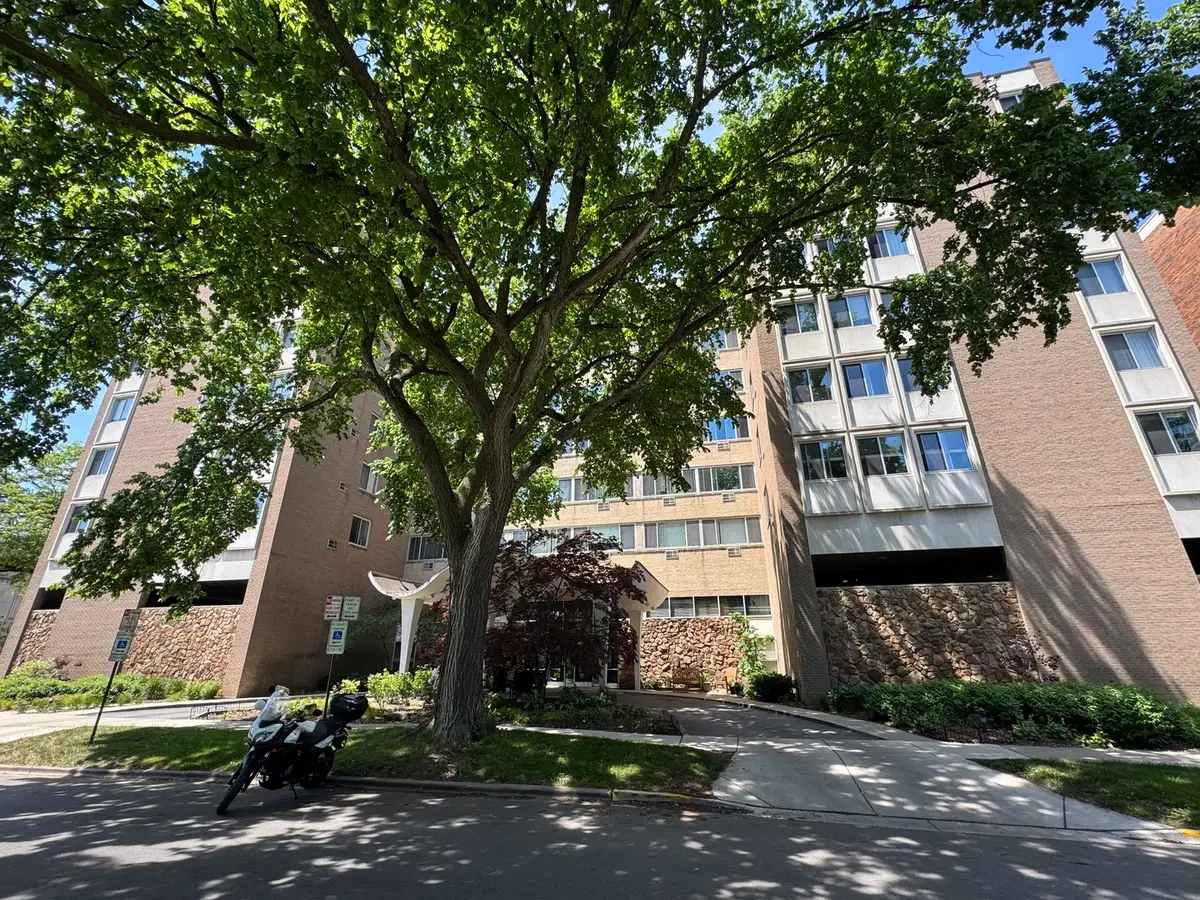 151 N Kenilworth Avenue #4G, Oak Park, IL 60301 - #1