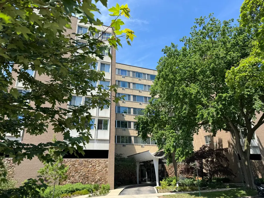 151 N Kenilworth Avenue #4G, Oak Park, IL 60301 - #2