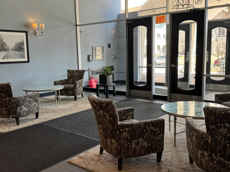 151 N Kenilworth Avenue #4G, Oak Park, IL 60301 - #3