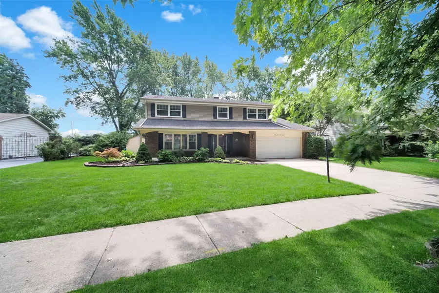 24W645 Woodcrest Drive, Naperville, IL 60540 - #2