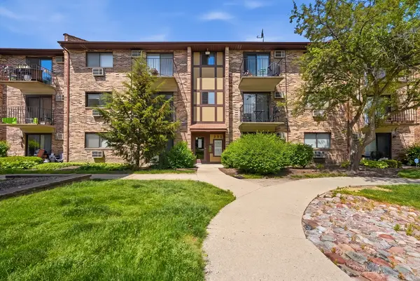 332 Klein Creek Court, Carol Stream, IL 60188