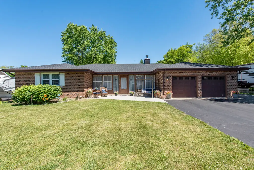 411 Thompson Avenue, Winthrop Harbor, IL 60096 - #1