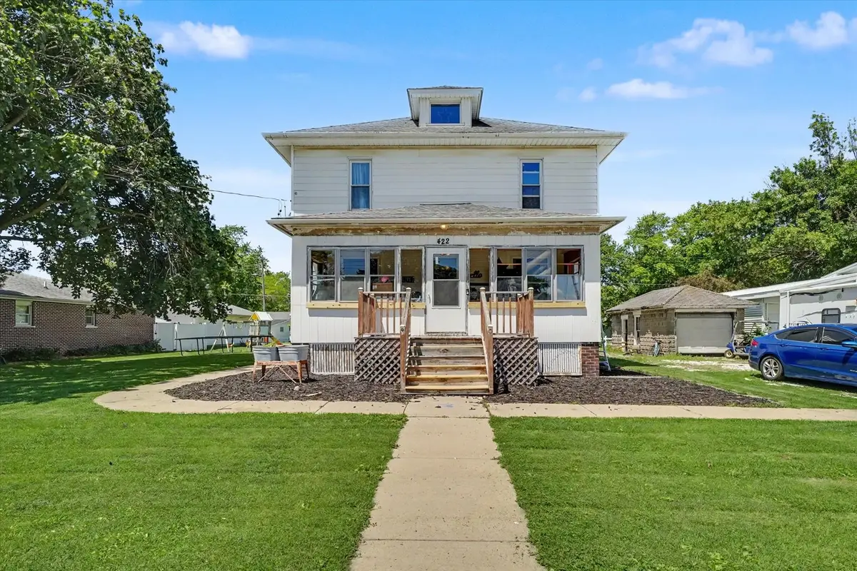 422 N 2nd Street, Cissna Park, IL 60924 - #1