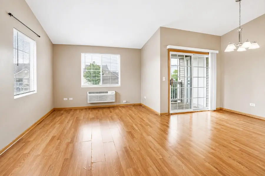 1623 Silverstone Drive #1623, Carpentersville, IL 60110 - #3