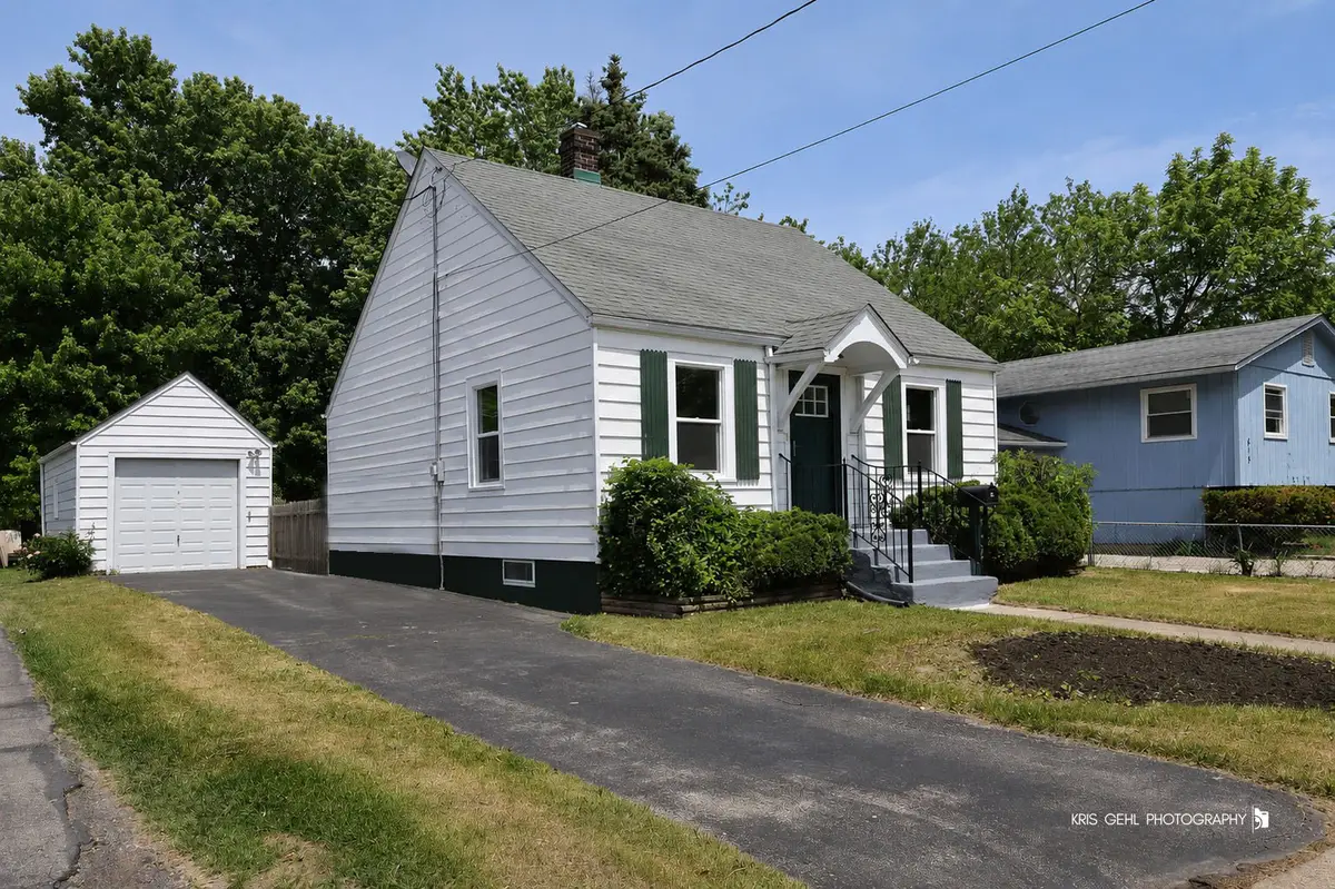 615 Park Street, Woodstock, IL 60098 - #1