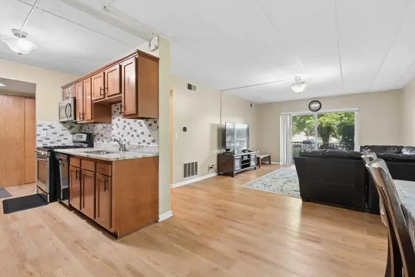 5S040 Pebblewood Lane #E105, Naperville, IL 60563