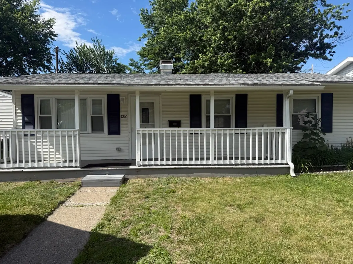 1210 E 16th Street, Sterling, IL 61081 - #1