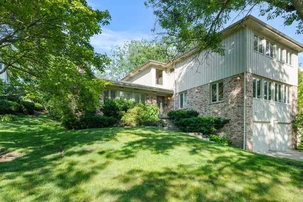 559 Hillside Drive, Highland Park, IL 60035