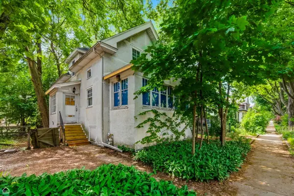 2019 W Chase Avenue, Chicago, IL 60645