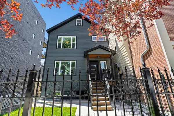 2144 N Rockwell Street, Chicago, IL 60647