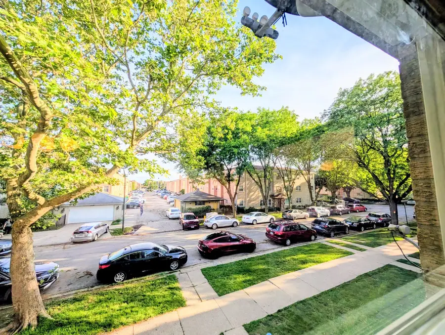 8642 W Berwyn Avenue #2S, Chicago, IL 60656 - #2
