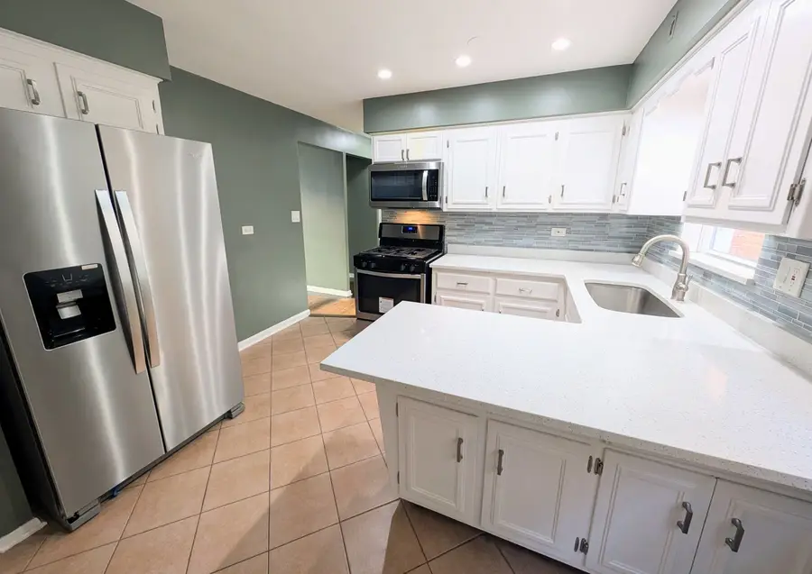 8642 W Berwyn Avenue #2S, Chicago, IL 60656 - #3