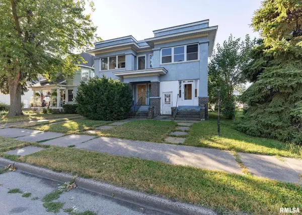 513 6th Avenue S, Clinton, IA 52732