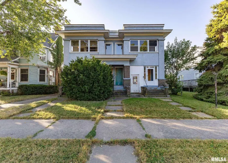 513 6th Avenue S, Clinton, IA 52732 - #2