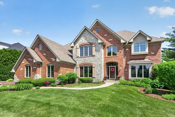 39W696 Henry David Thoreau Place, St. Charles, IL 60175