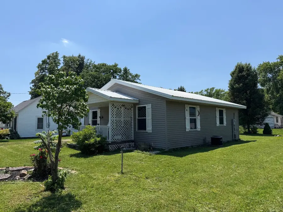 521 N Mcclellan Street, Sullivan, IL 61951 - #2