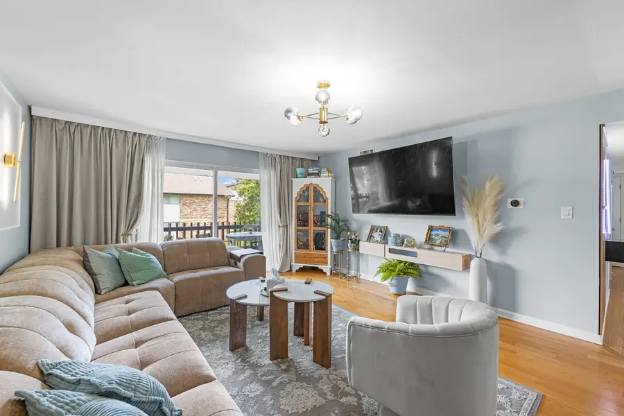 7A Kingery Quarter Avenue #201, Willowbrook, IL 60527 - #3