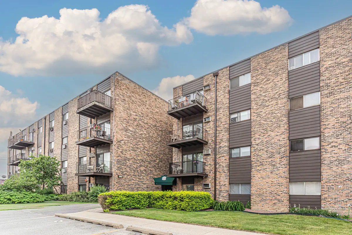 8905 Knight Avenue #208, Des Plaines, IL 60016 - #1