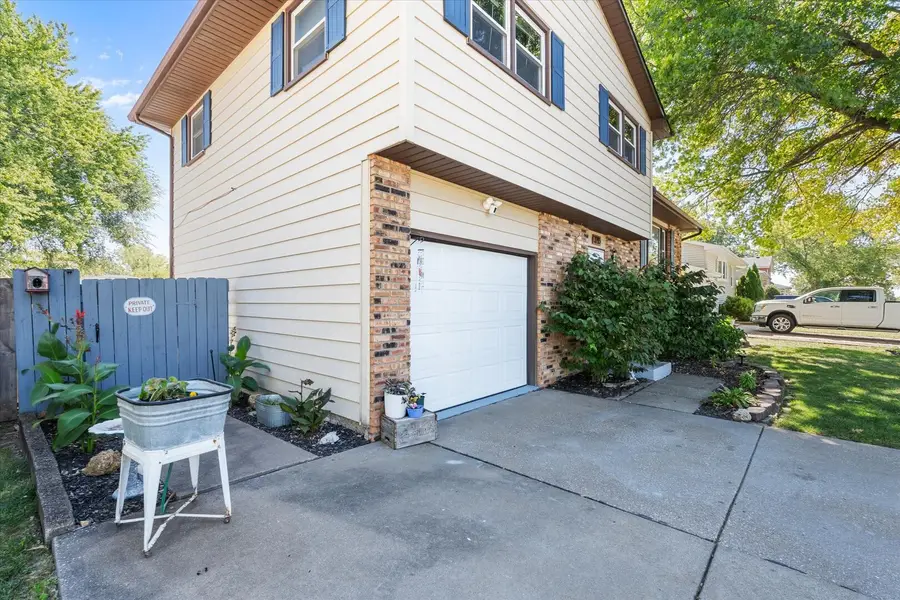 1215 Calvin Street, Davenport, IA 52804 - #2