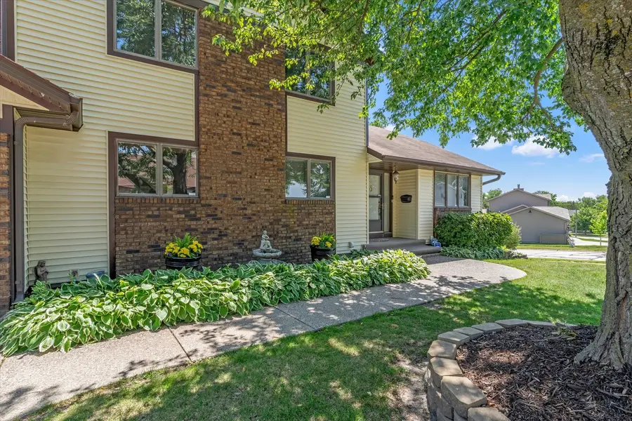 3300 35th Avenue, Moline, IL 61265 - #3