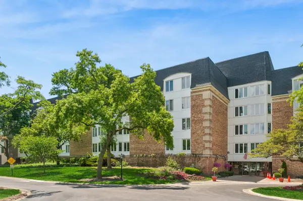 150 Lake Boulevard #112, Buffalo Grove, IL 60089