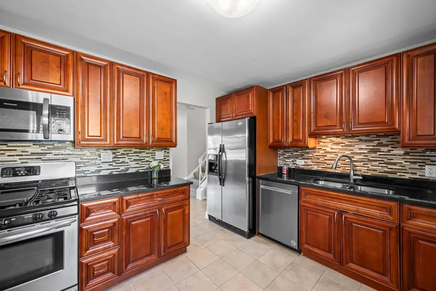 515 W Tanglewood Drive, Arlington Heights, IL 60004 - #2