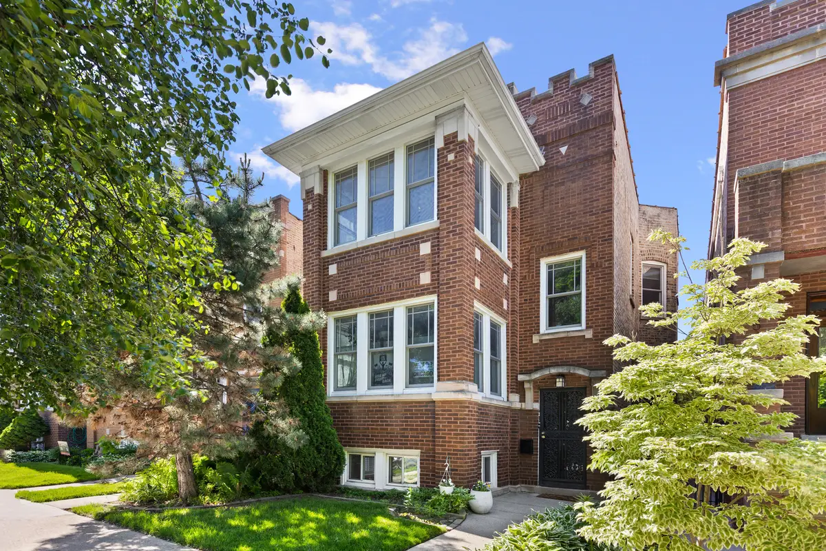 2541 W Argyle Street, Chicago, IL 60625 - #1