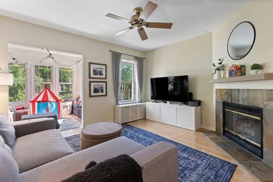 2541 W Argyle Street, Chicago, IL 60625 - #2