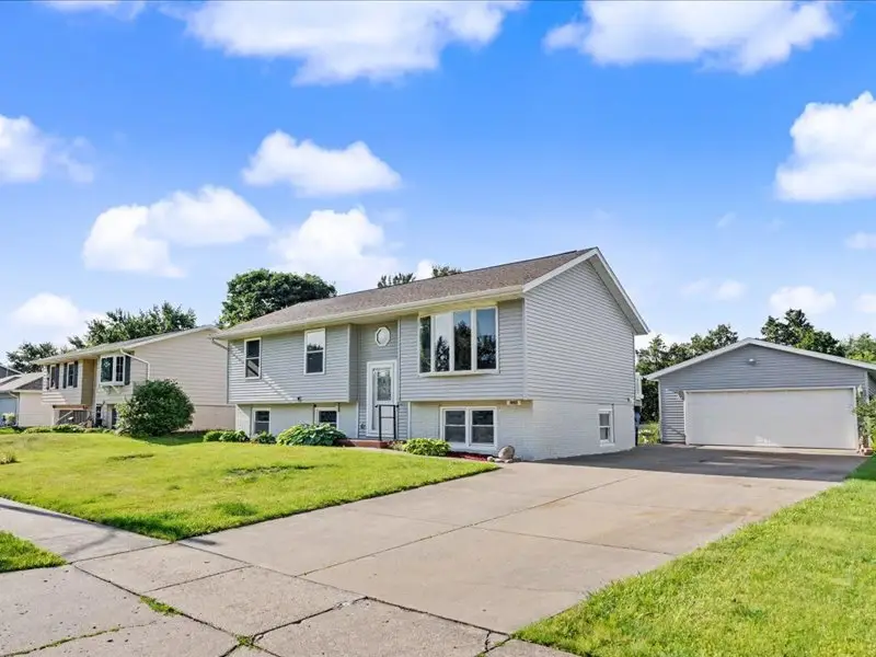 1895 Tam O Shanter Drive, Bettendorf, IA 52722 - #1