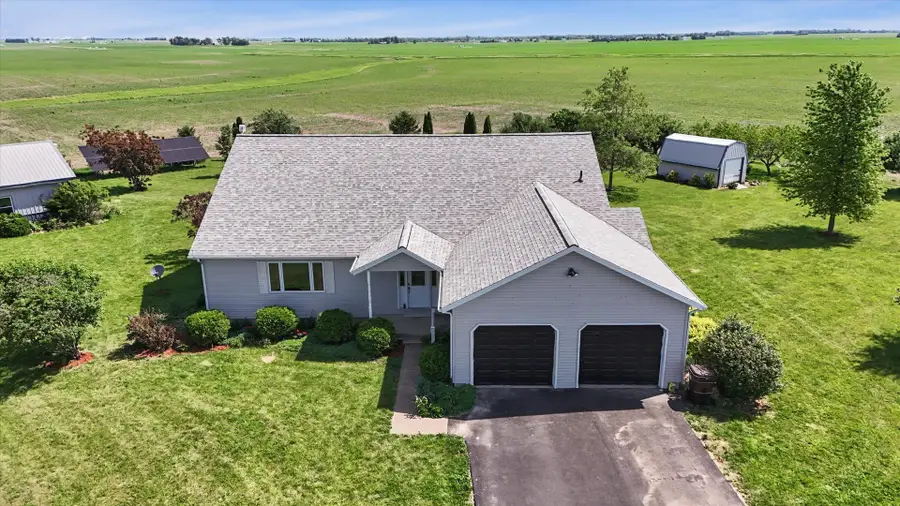102 E County Road 2500 N Road, Mahomet, IL 61853 - #2